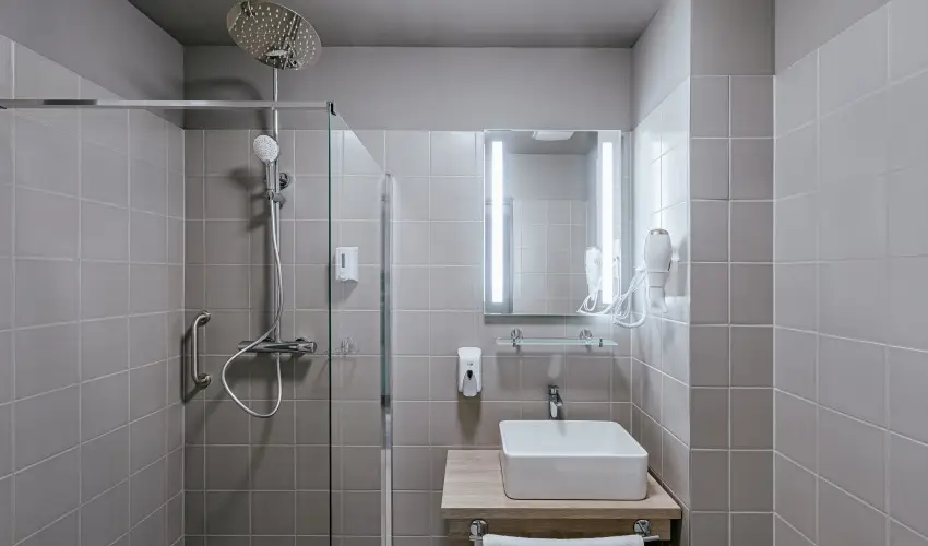 R�k�czi Hotel, T�bor �s Rendezv�nyk�zpont S�toralja�jhely - P�nk�sd