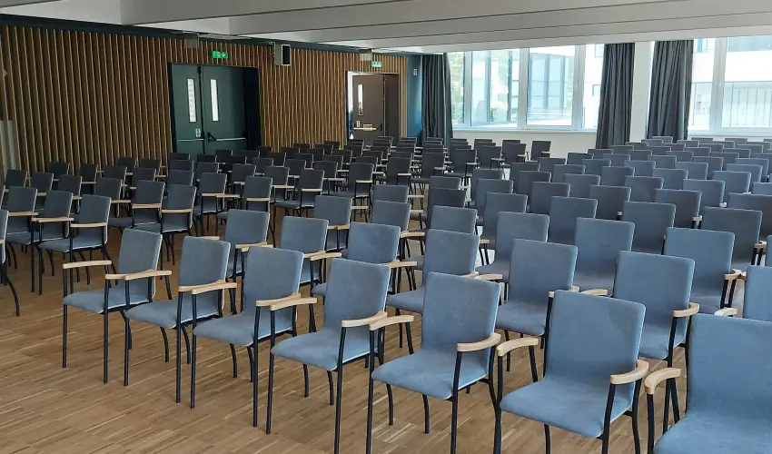 R�k�czi Hotel, T�bor �s Rendezv�nyk�zpont S�toralja�jhely - P�nk�sd