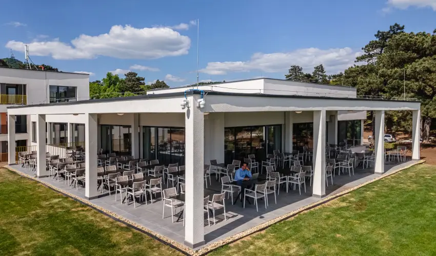 R�k�czi Hotel, T�bor �s Rendezv�nyk�zpont S�toralja�jhely - P�nk�sd