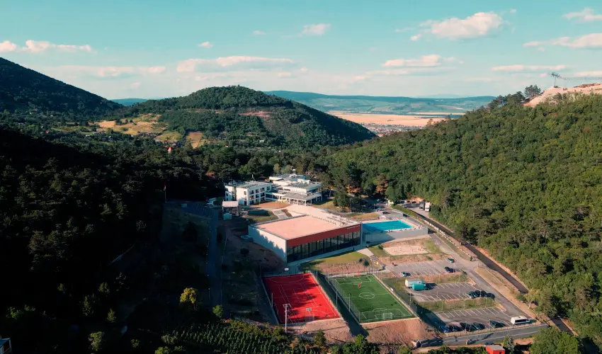 R�k�czi Hotel, T�bor �s Rendezv�nyk�zpont S�toralja�jhely - P�nk�sd