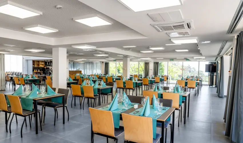 R�k�czi Hotel, T�bor �s Rendezv�nyk�zpont S�toralja�jhely - P�nk�sd