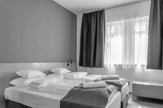 R�k�czi Hotel, T�bor �s Rendezv�nyk�zpont - P�nk�sd