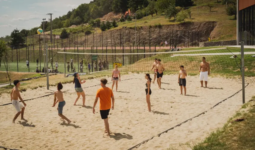 R�k�czi Hotel, T�bor �s Rendezv�nyk�zpont S�toralja�jhely - P�nk�sd