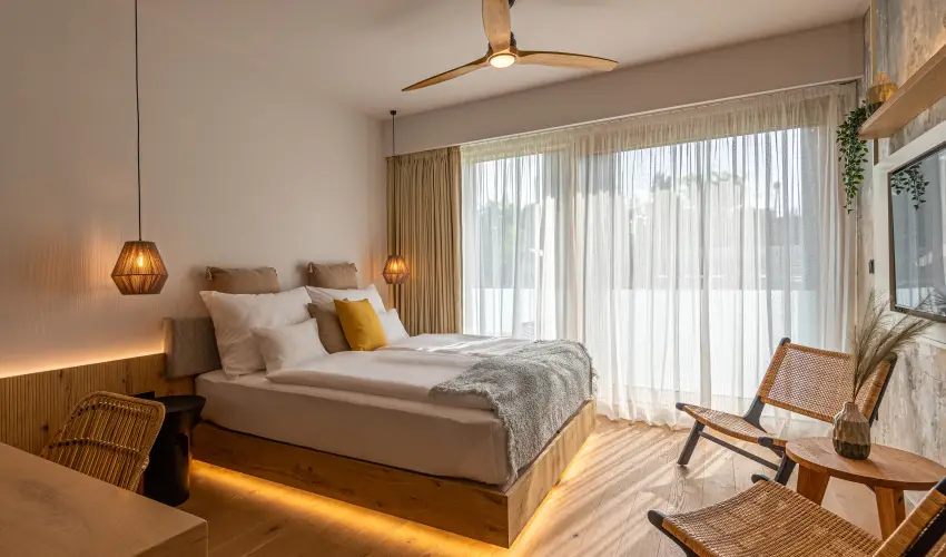 REED Luxury Hotel & Bistro Sifok - Pnksd