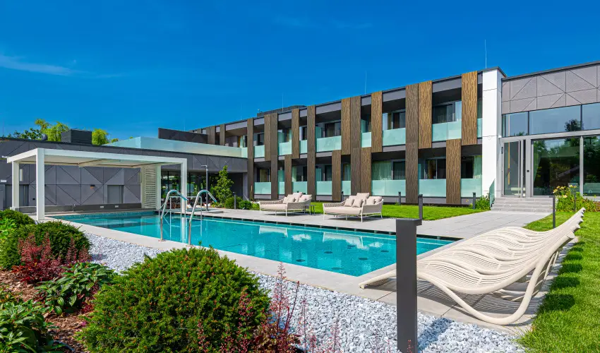 REED Luxury Hotel & Bistro Sifok - Pnksd