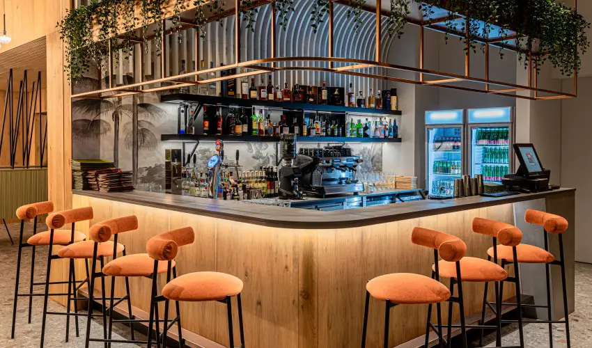 REED Luxury Hotel & Bistro Sifok - Pnksd