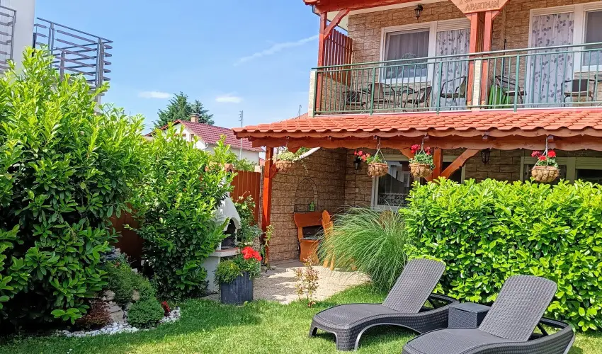 Riviera Apartman Hajd�szoboszl� - P�nk�sd (min. 2 �j)