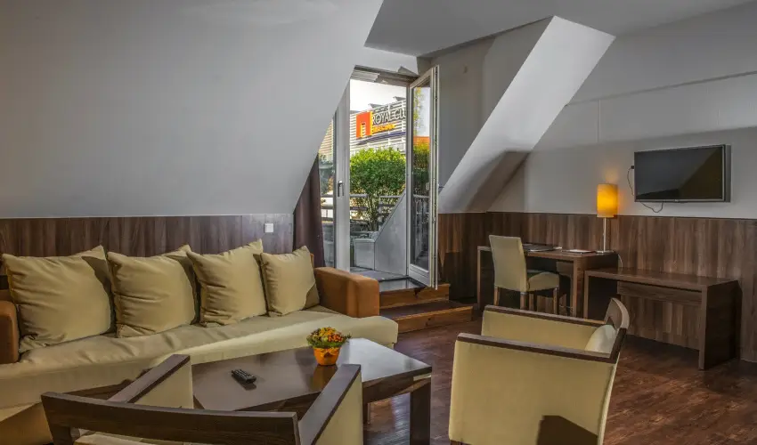 Royal Club Hotel Visegrd - Pnksd - teljes elrefizetssel (min. 2 j)