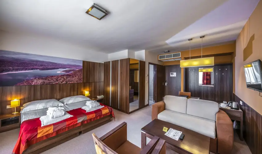 Royal Club Hotel Visegrd - Pnksd - teljes elrefizetssel (min. 2 j)