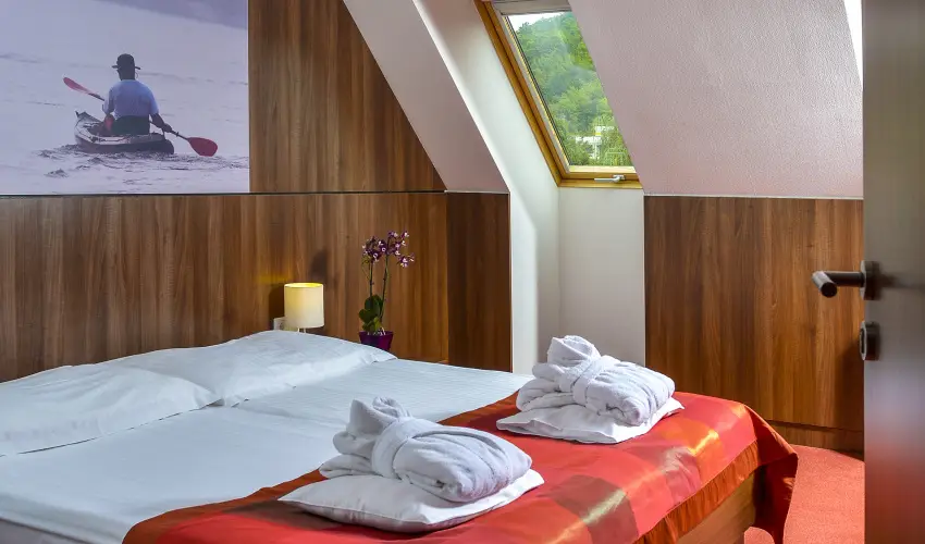 Royal Club Hotel Visegrd - Pnksd - teljes elrefizetssel (min. 2 j)