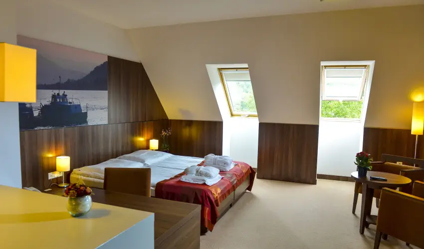 Royal Club Hotel Visegrd - Pnksd - teljes elrefizetssel (min. 2 j)