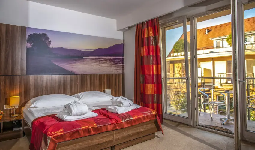 Royal Club Hotel Visegrd - Pnksd - teljes elrefizetssel (min. 2 j)