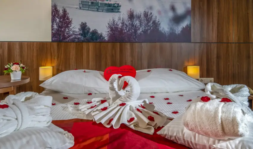 Royal Club Hotel Visegrd - Pnksd - teljes elrefizetssel (min. 2 j)