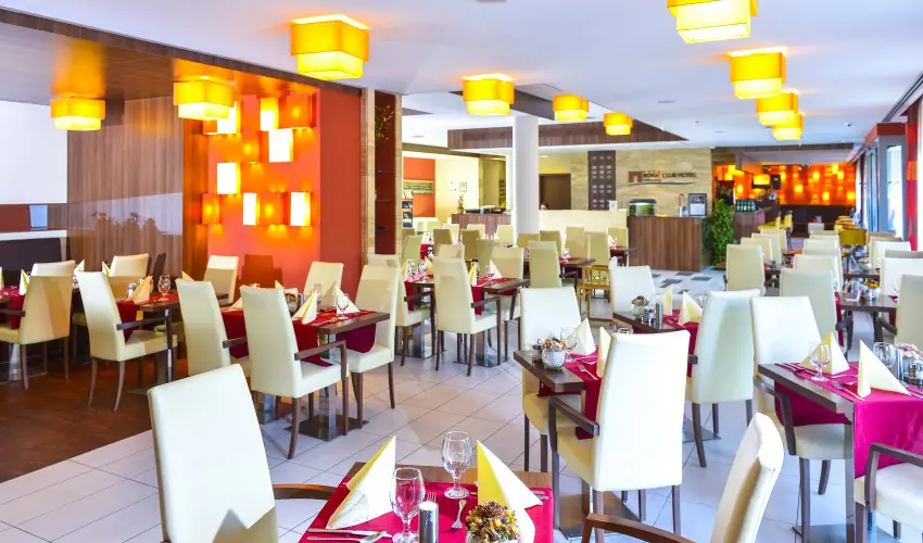 Royal Club Hotel Visegrd - Pnksd - teljes elrefizetssel (min. 2 j)