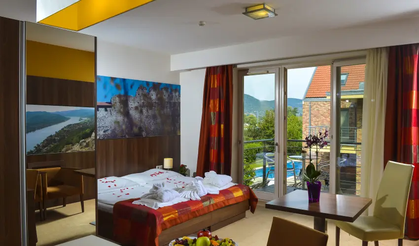 Royal Club Hotel Visegrd - Pnksd - teljes elrefizetssel (min. 2 j)