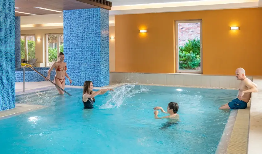 Royal Club Hotel Visegrd - Pnksd - teljes elrefizetssel (min. 2 j)