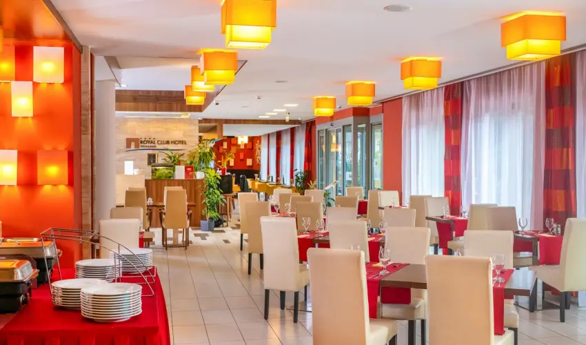 Royal Club Hotel Visegrd - Pnksd - teljes elrefizetssel (min. 2 j)