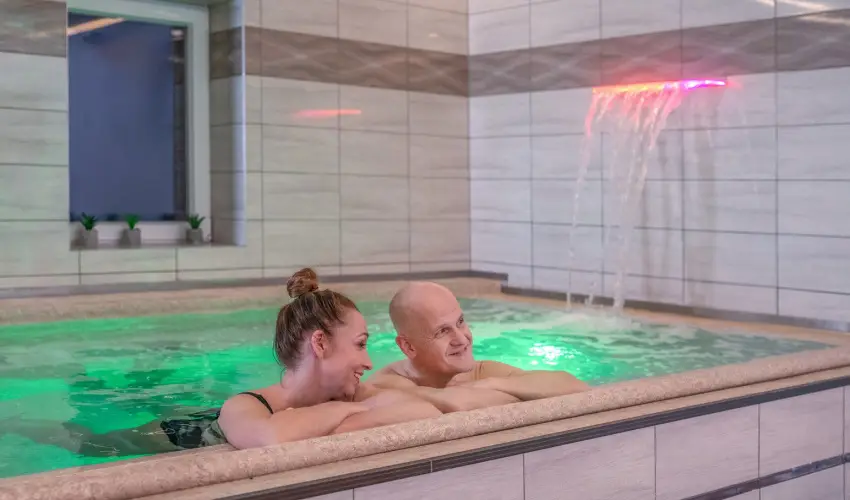 Royal Club Hotel Visegrd - Pnksd - teljes elrefizetssel (min. 2 j)