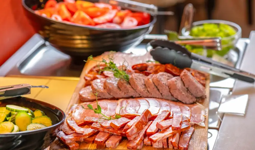 Royal Club Hotel Visegrd - Pnksd - teljes elrefizetssel (min. 2 j)