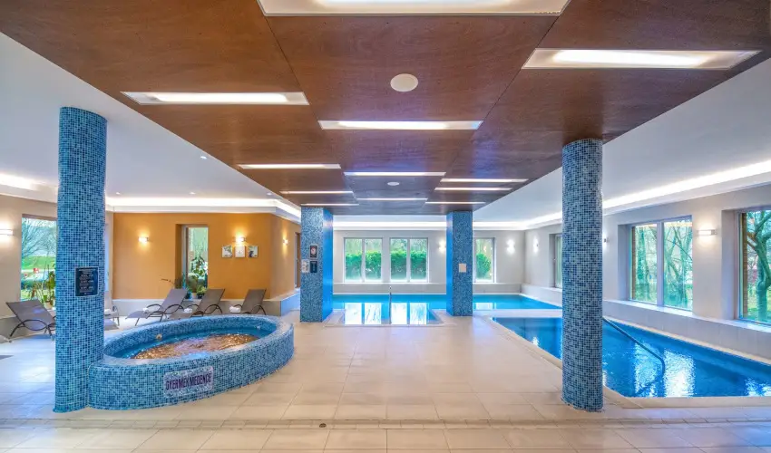 Royal Club Hotel Visegrd - Pnksd - teljes elrefizetssel (min. 2 j)