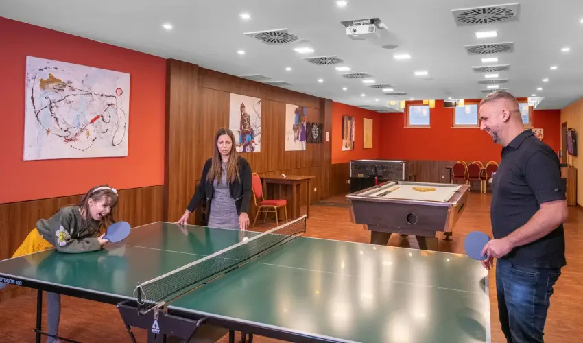 Royal Club Hotel Visegrd - Pnksd - teljes elrefizetssel (min. 2 j)