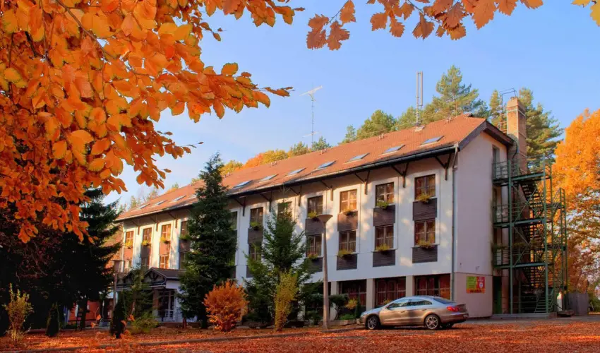 Salg Hotel Salgtarjn-Eresztvny - Pnksd