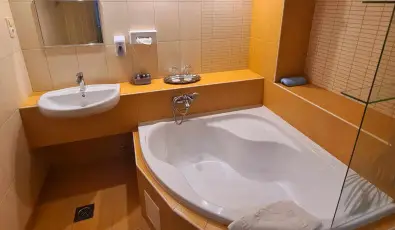 Salg Hotel Salgtarjn-Eresztvny