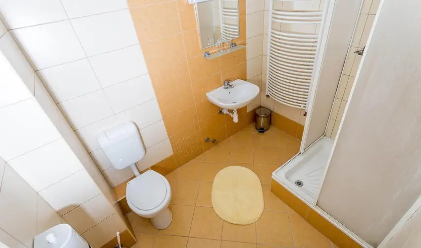 Salg Hotel Salgtarjn-Eresztvny - Pnksd