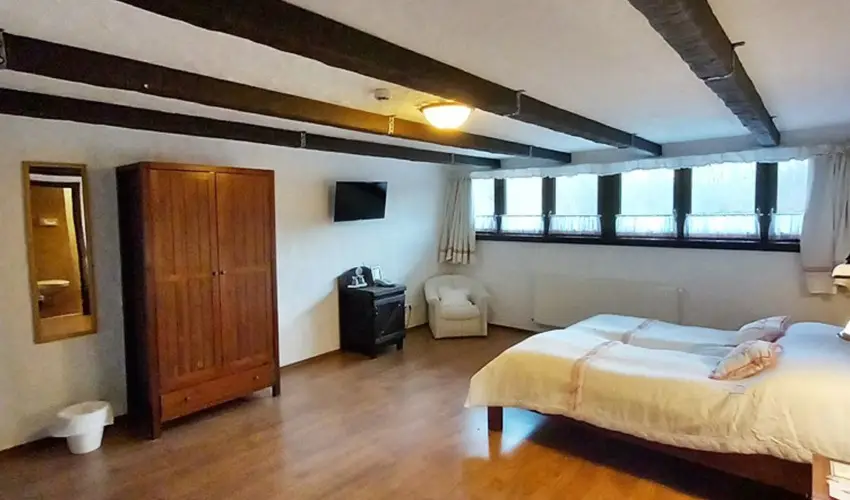 Sri Udvar Dunakiliti - Pnksd (min. 2 j)