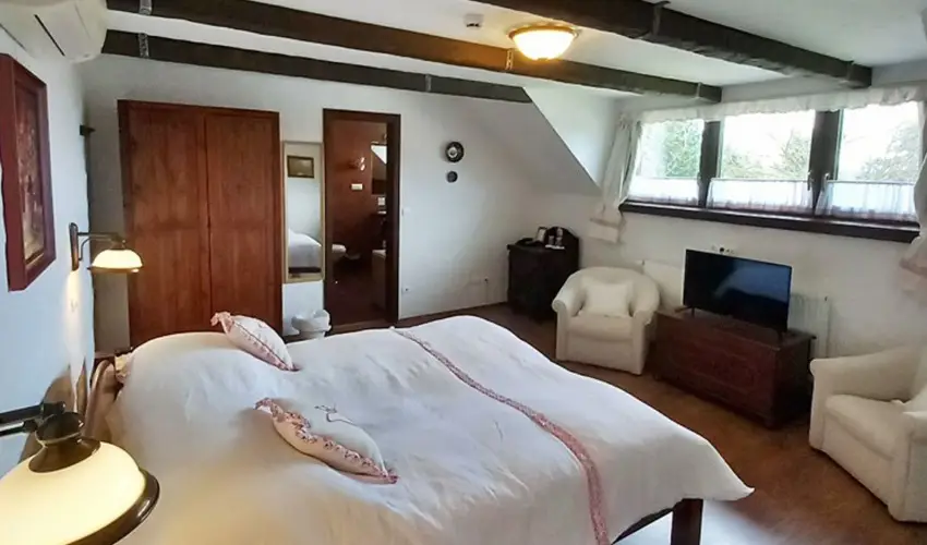 Sri Udvar Dunakiliti - Pnksd (min. 2 j)