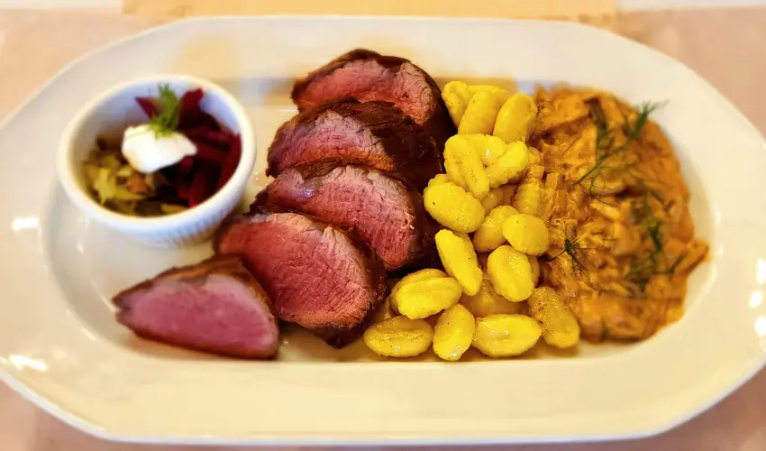 Sasr�ti Vad�szkast�ly Almamell�k - P�nk�sd