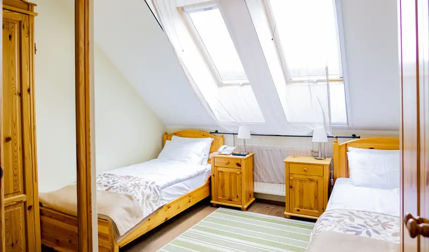 Sasr�ti Vad�szkast�ly Almamell�k - P�nk�sd