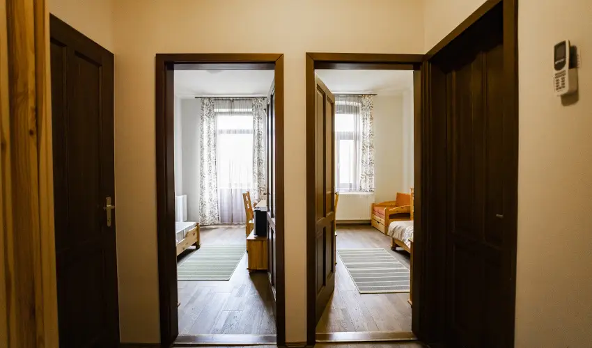 Sasr�ti Vad�szkast�ly Almamell�k - P�nk�sd