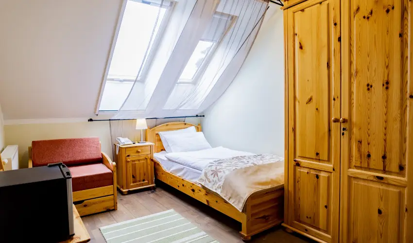 Sasr�ti Vad�szkast�ly Almamell�k - P�nk�sd