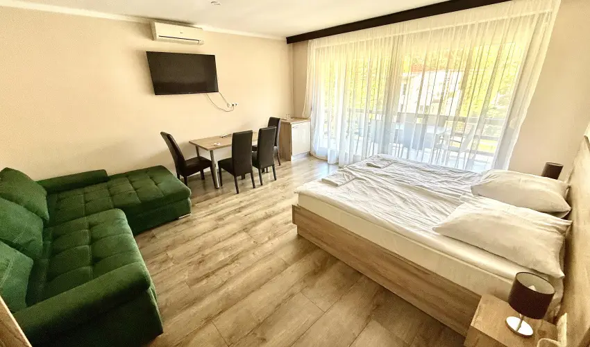 See Vend�gh�z Si�fok - P�nk�sd (min. 2 �j)