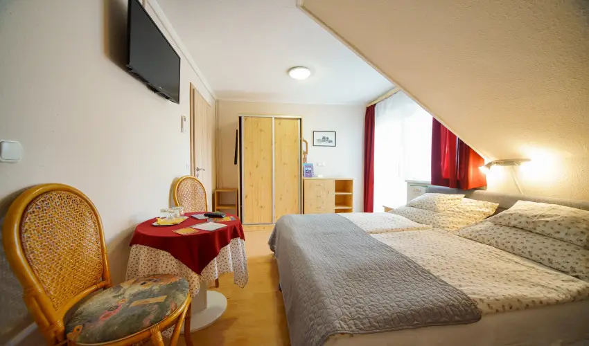 Siesta Vendghz Eger - Pnksd (min. 2 j)