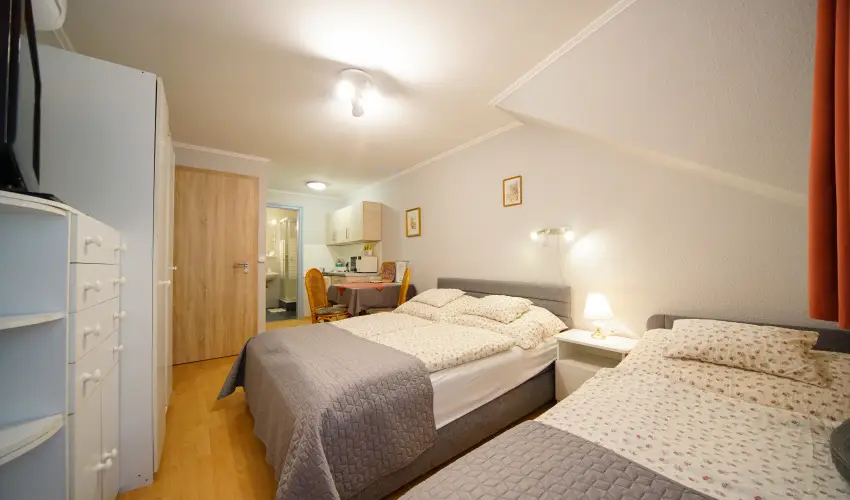 Siesta Vendghz Eger - Pnksd (min. 2 j)