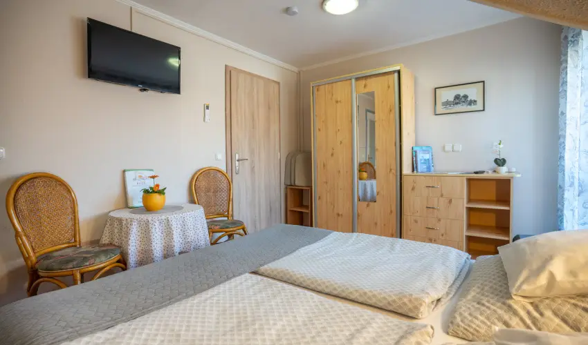 Siesta Vend�gh�z Eger - P�nk�sd (min. 2 �j)