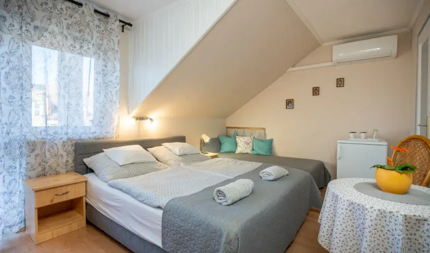 Siesta Vend�gh�z Eger - P�nk�sd (min. 2 �j)