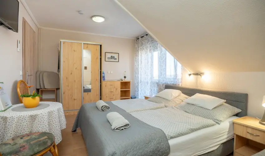 Siesta Vend�gh�z Eger - P�nk�sd (min. 2 �j)