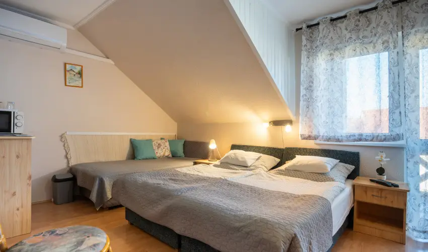 Siesta Vend�gh�z Eger - P�nk�sd (min. 2 �j)