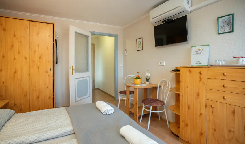 Siesta Vend�gh�z Eger - P�nk�sd (min. 2 �j)