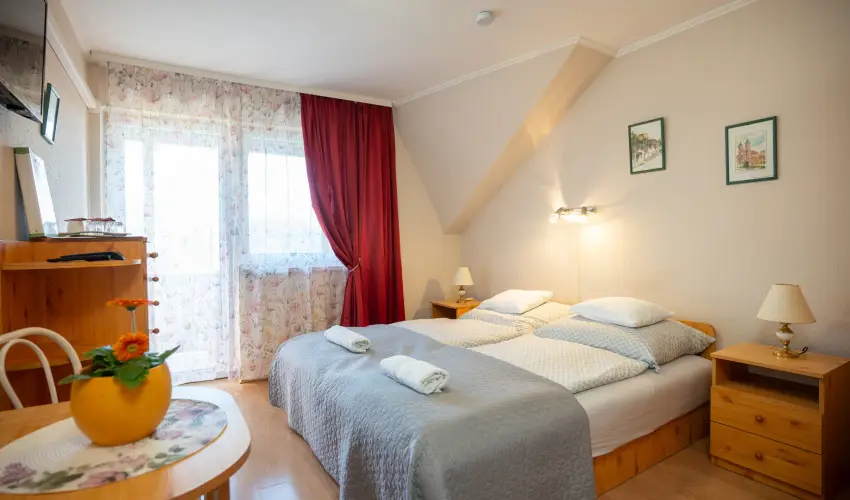 Siesta Vend�gh�z Eger - P�nk�sd (min. 2 �j)