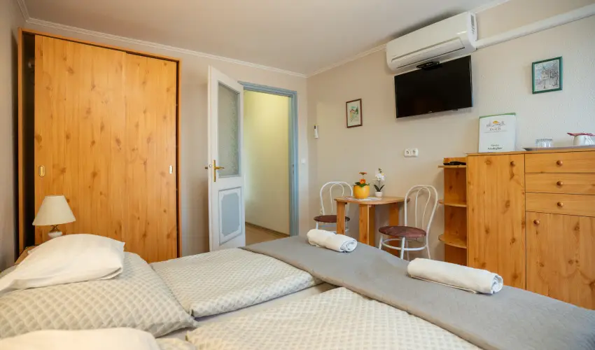 Siesta Vend�gh�z Eger - P�nk�sd (min. 2 �j)