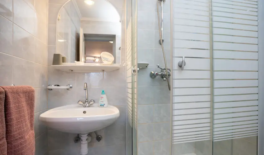 Siesta Vend�gh�z Eger - P�nk�sd (min. 2 �j)