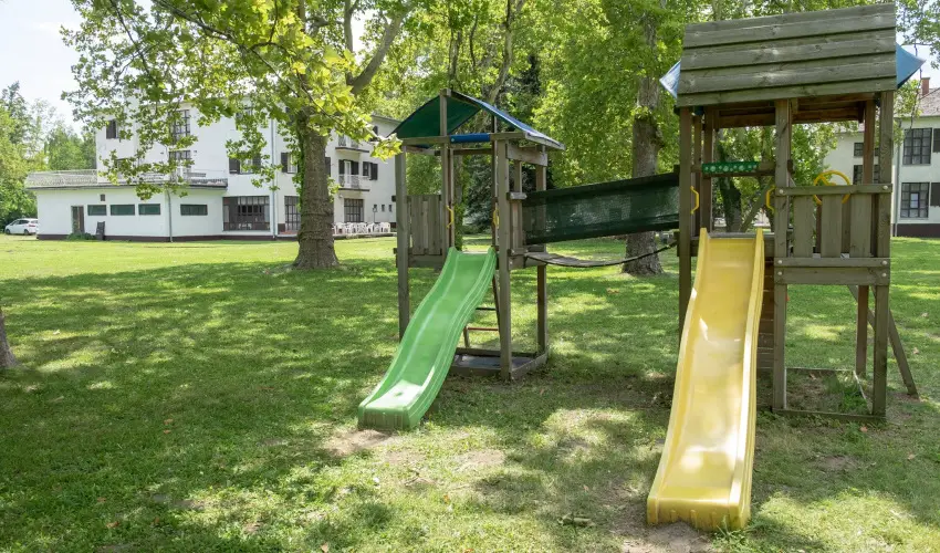 Sirly Hotel Balatonlelle - Pnksd