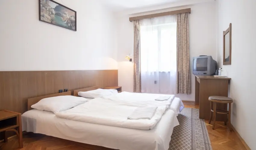 Sirly Hotel Balatonlelle - Pnksd