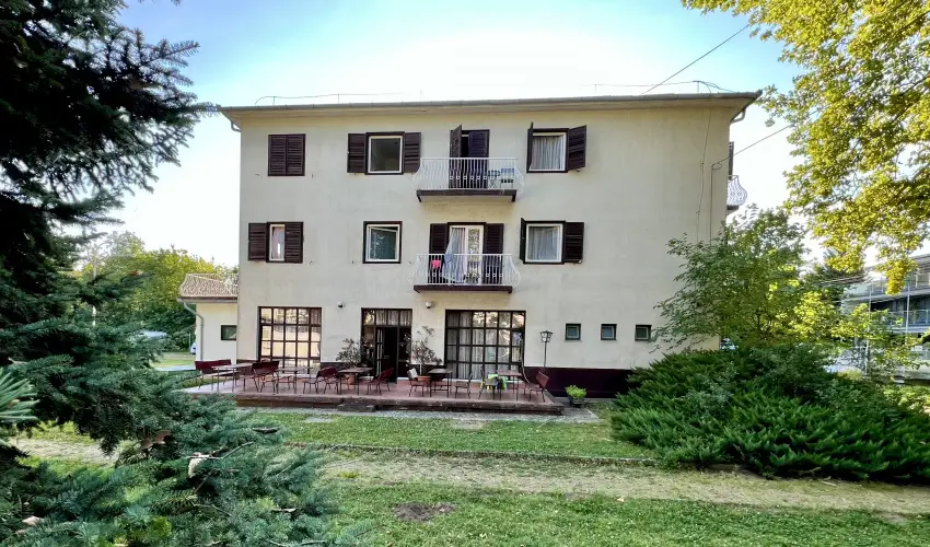 Sirly Hotel Balatonlelle - Pnksd