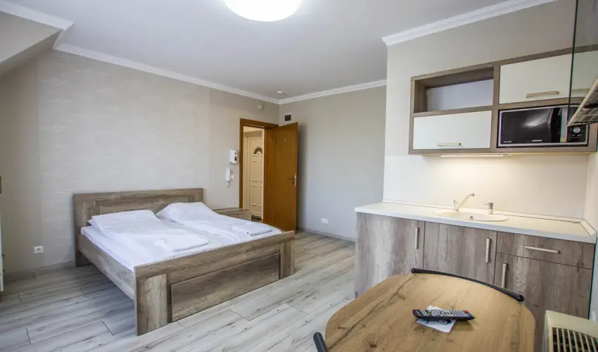 Skorpi Lak Hajdszoboszl - Pnksd (min. 2 j)