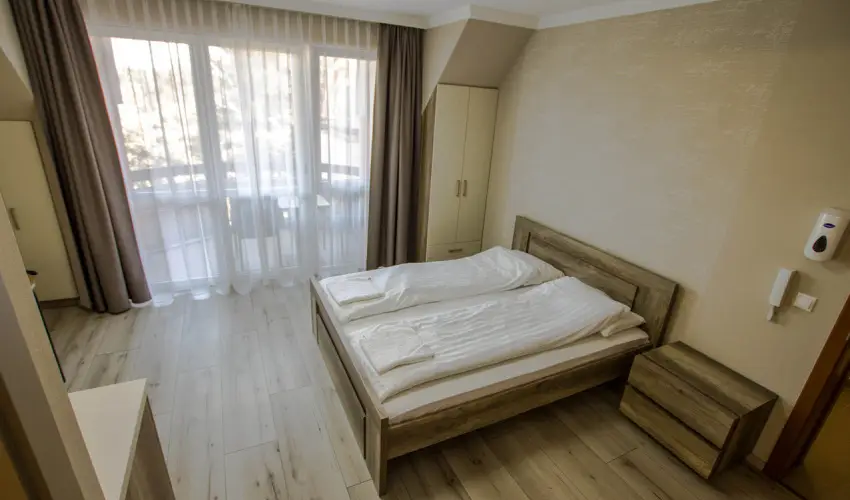 Skorpi Lak Hajdszoboszl - Pnksd (min. 2 j)